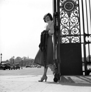 Model in het Parc des Tuileries bij de Place de la Concorde in Parijs, Bestanddeelnr 254-2088