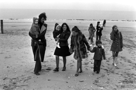 Moeders met kinderen uit Belfast (Noord-Ierland) in Zandvoort voor vakantie, moe, Bestanddeelnr 926-1251