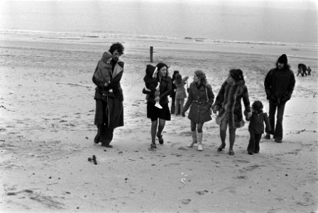 Moeders met kinderen uit Belfast (Noord-Ierland) in Zandvoort voor vakantie, Bestanddeelnr 926-1258