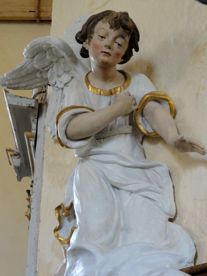 Moitron-sur-Sarthe (Sarthe) église, ange 1, détail