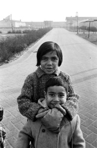 Moeilijkheden in Ambonezenkamp IJsseloord, bij Capelle aan den IJssel , kinderen, Bestanddeelnr 915-9877