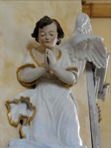Moitron-sur-Sarthe (Sarthe) église, ange 2 détail