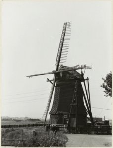 Molen de Veer,met kapotte wieken