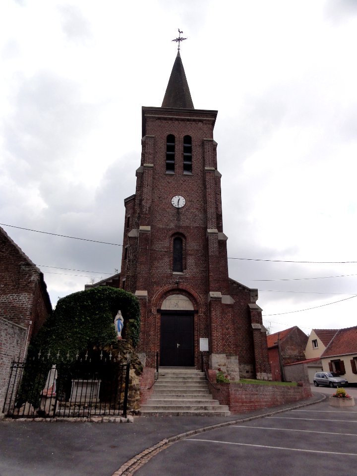 Monchaux-sur-Écaillon (Nord, Fr) église, façade