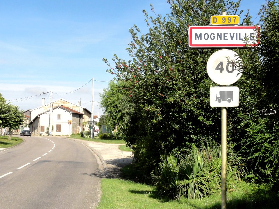 Mognéville (Meuse) city limit sign