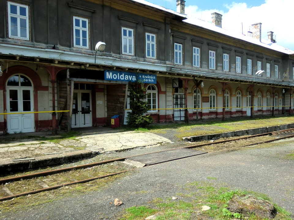 Moldau, Bahnhofsgebäude.02