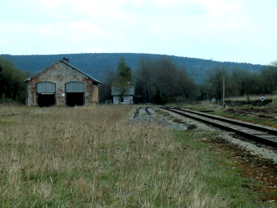 Moldau, Bahnhof-Lokhaus.01