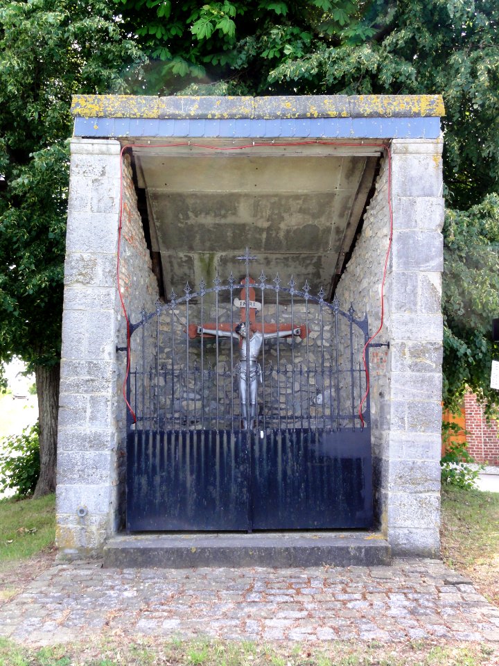 Monceau-Saint-Waast (Nord, Fr) calvaire-oratoire