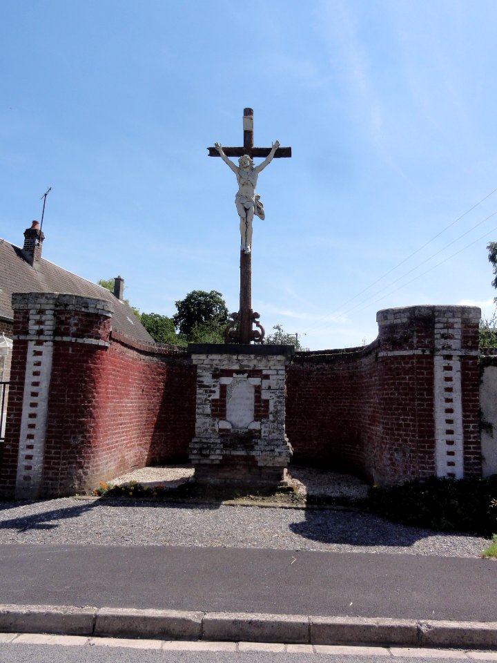 Monceau-le-Neuf-et-Faucouzy (Aisne) croix de chemin