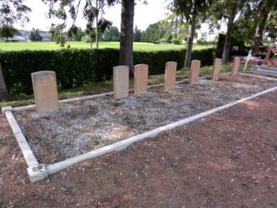 Monceau-Saint-Waast (Nord, Fr) cimetière tombes de guerre CWGC