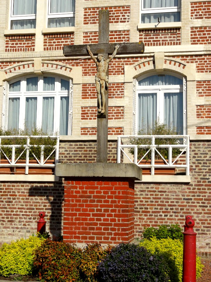 Monceau-le-Waast (Aisne) calvaire rue de l'église