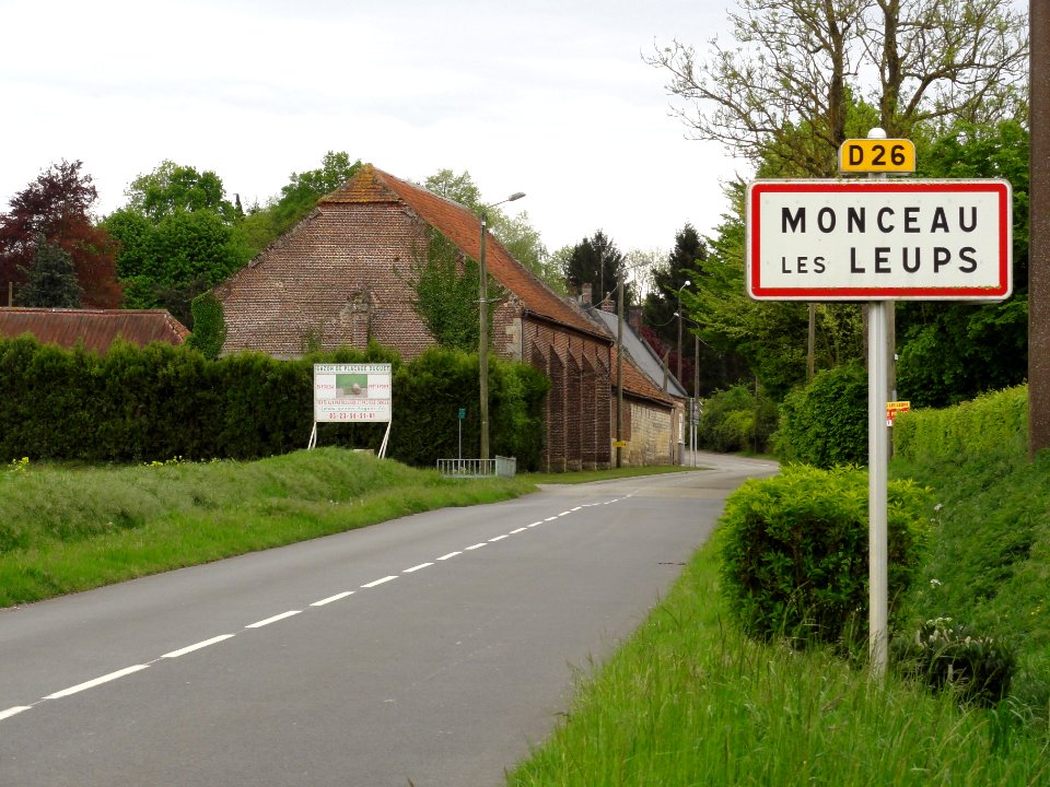 Monceau-lès-Leups (Aisne) city limit sign