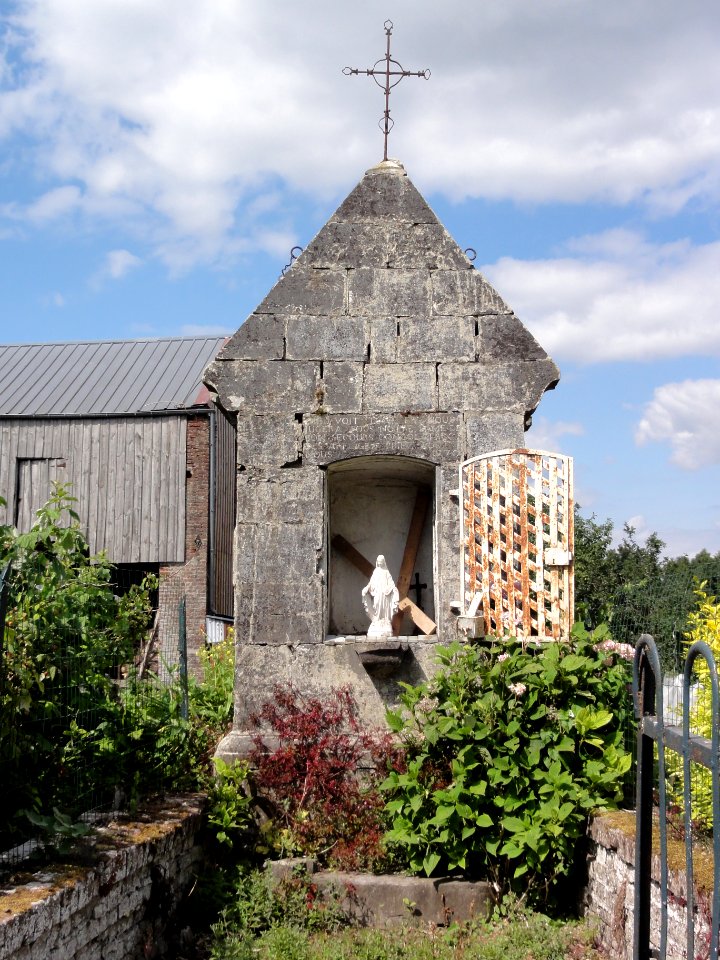 Monceau-Saint-Waast (Nord, Fr) chapelle datée 1770