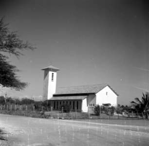 Moderne protestantse kerk aan de Rio Canario in Willemstad, Bestanddeelnr 252-7170