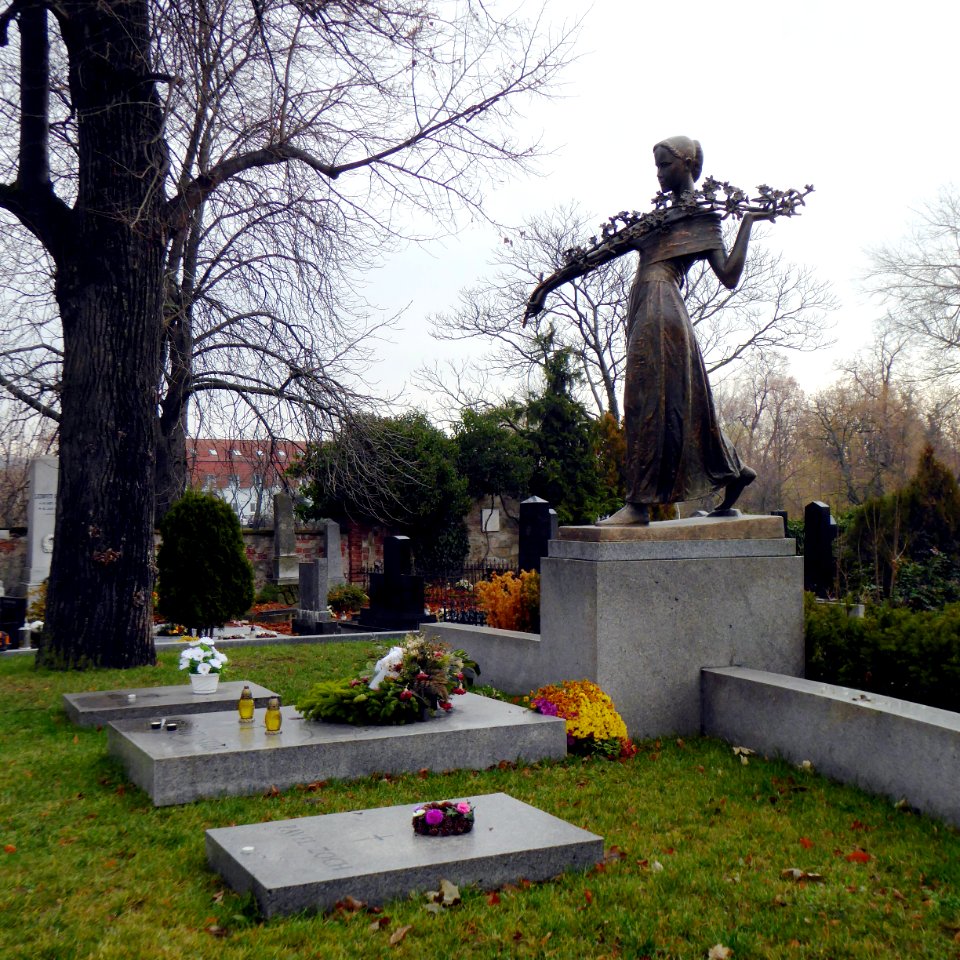 Modra, Tombo de Ľudovit Štúr, 8