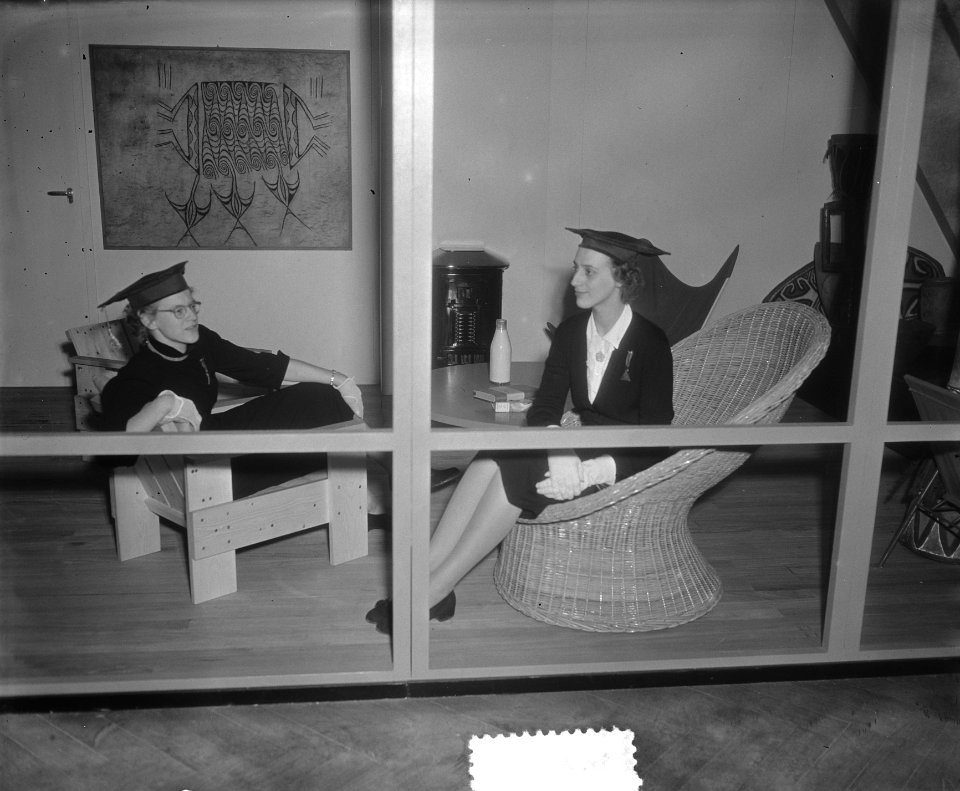 Moderne kamer tentoonstelling Mens en Huis Amsterdam, Bestanddeelnr 905-4250