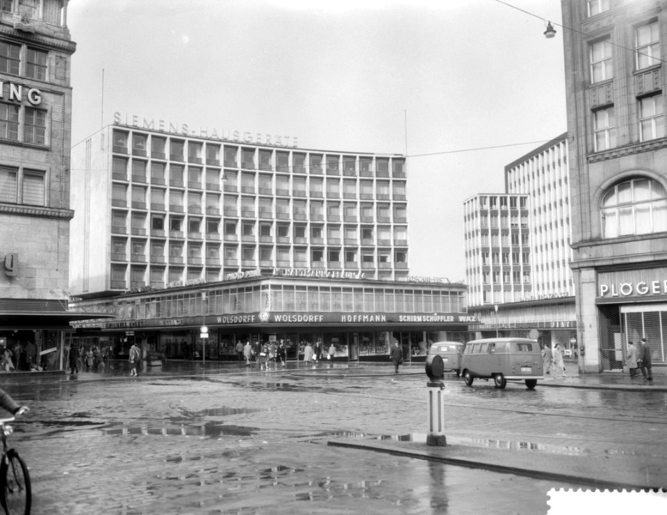 Moderne winkels en woningen in Essen, Bestanddeelnr 910-2874