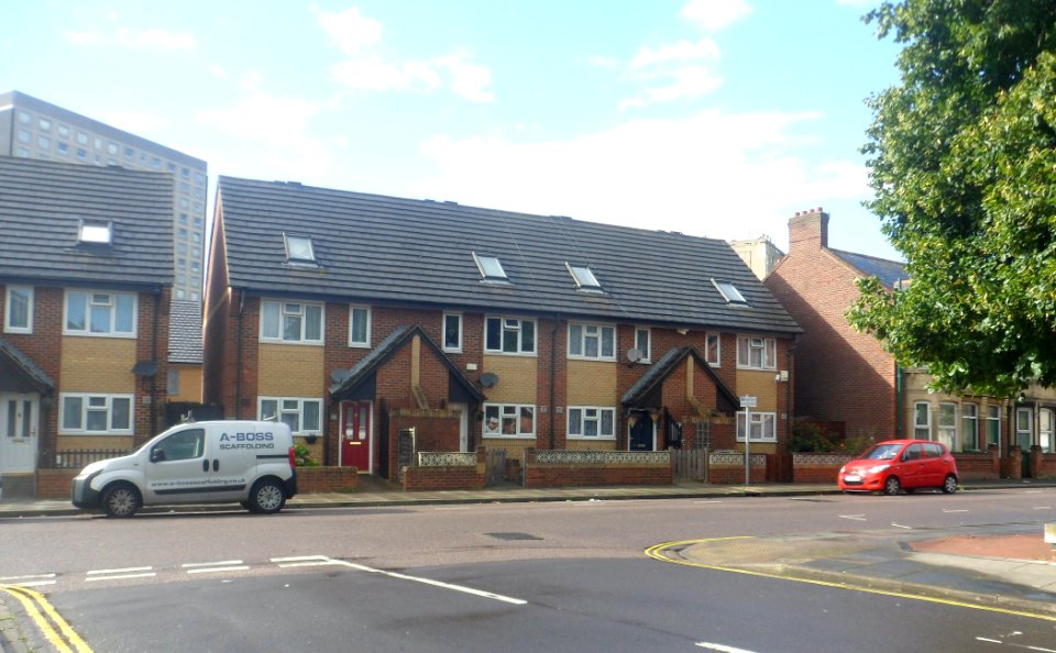 Modern Housing at Somers Road, Southsea (August 2017)