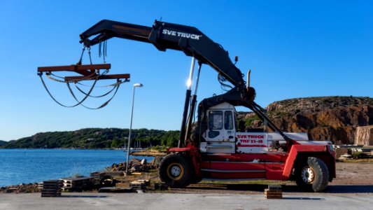 Modified Svetruck TMF 25-18 logstacker 1