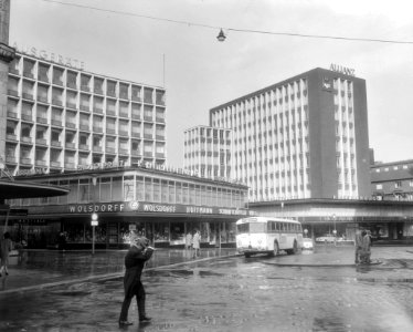 Moderne winkels en woningen in Essen, Bestanddeelnr 910-2875