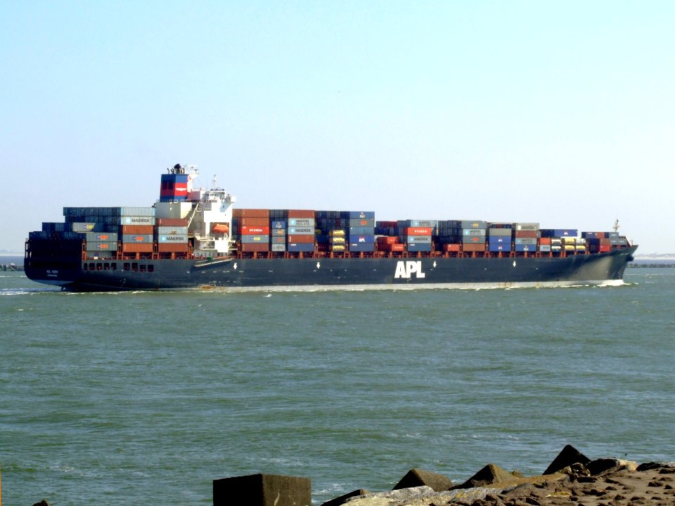Mol Vision p14 approaching Port of Rotterdam, Holland 19-Apr-2007