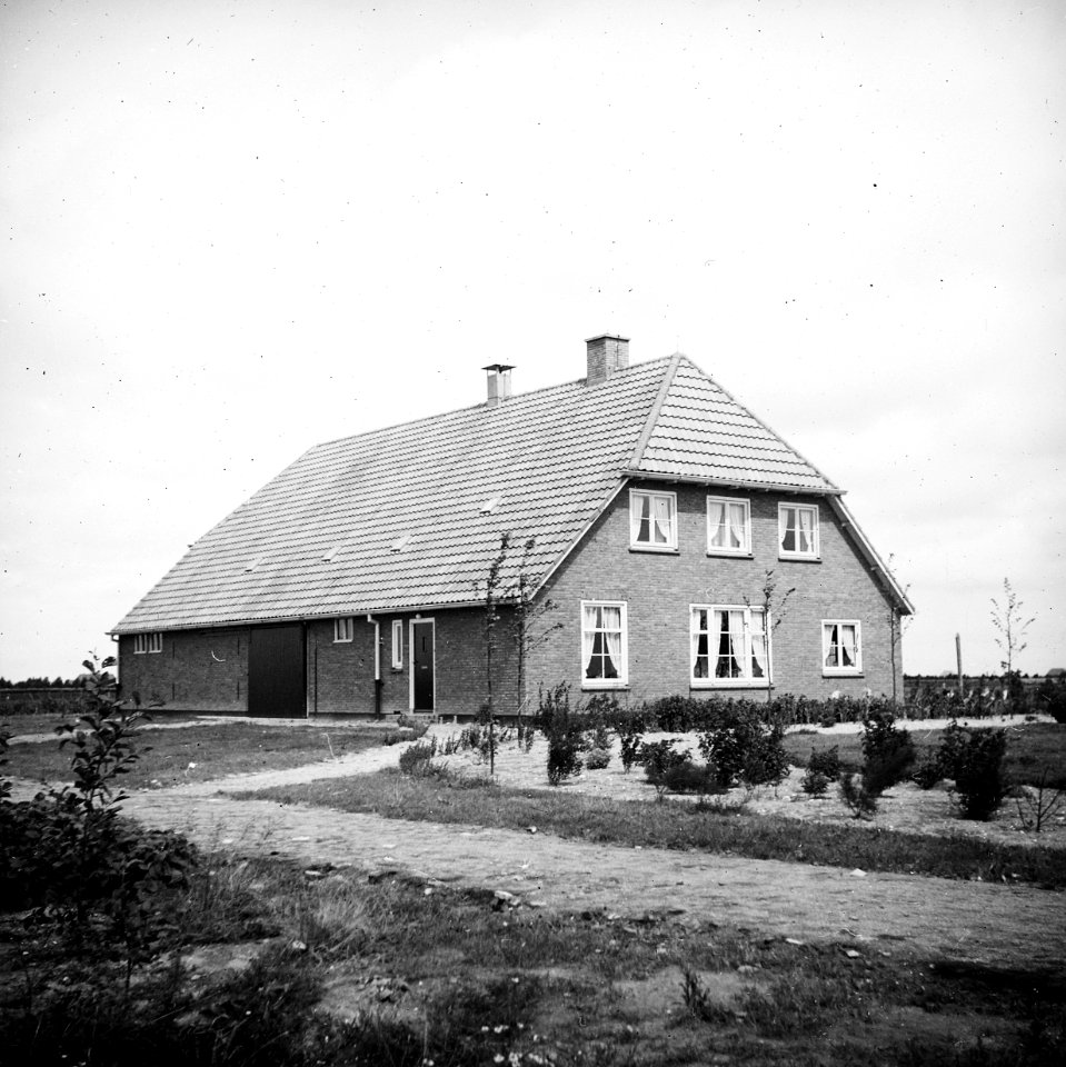 Moderne landbouwgebouwen, woningen, Bestanddeelnr 194-0778