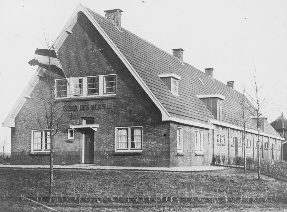 Moderne landbouwgebouwen, woningen, Bestanddeelnr 194-0555