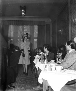 Modeshow in het Victoria Hotel, Bestanddeelnr 901-4503
