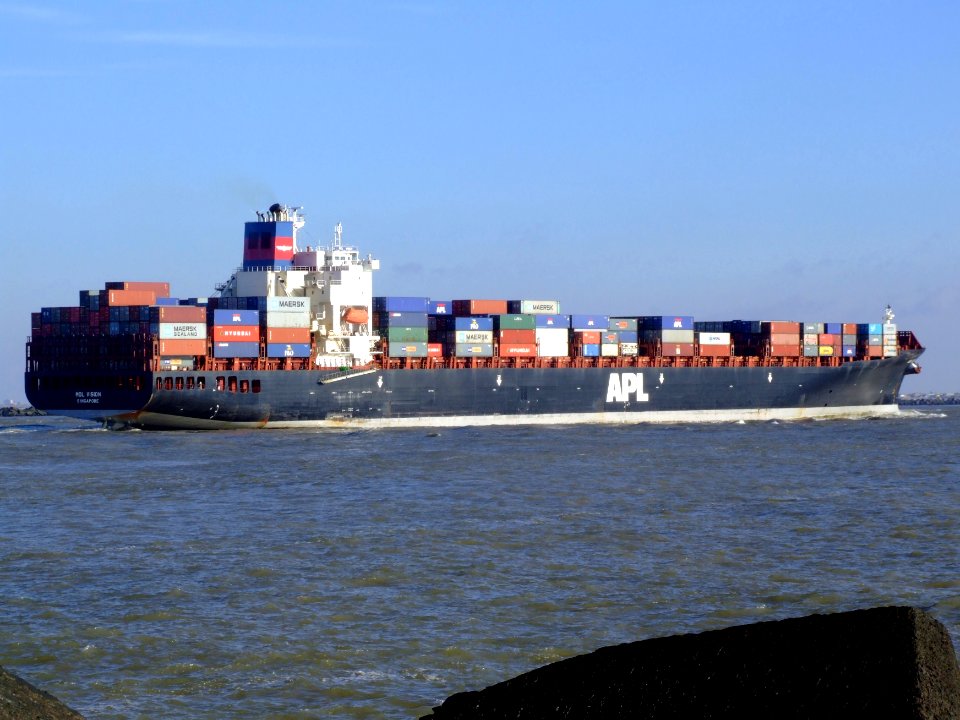 Mol Vision p9 approaching Port of Rotterdam, Holland 25-Jan-2007