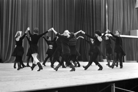 Moisejew staatsensemble repeteert in RAI, Bestanddeelnr 925-9883