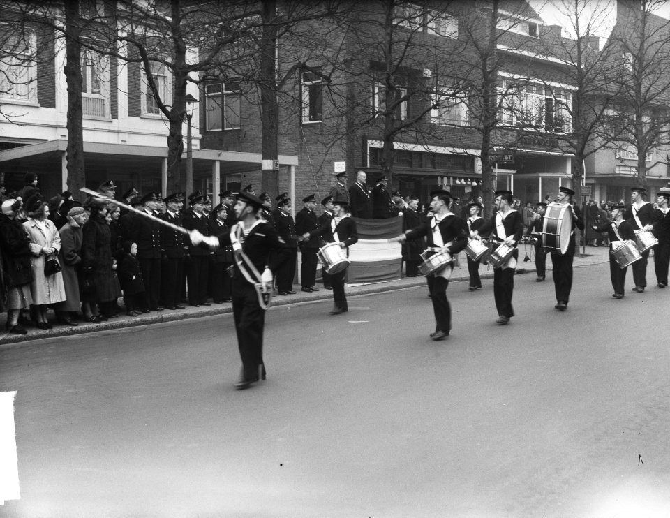 MOK Hilversum 5 jaar defile en receptie, Bestanddeelnr 904-4596