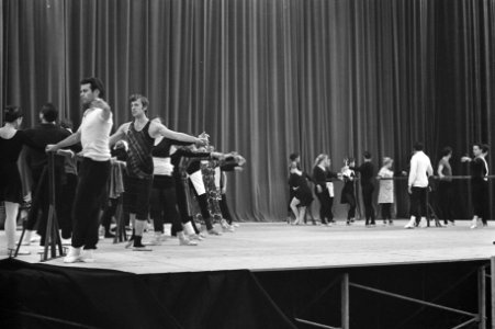 Moisejew staatsensemble repeteert in RAI, Bestanddeelnr 925-9881