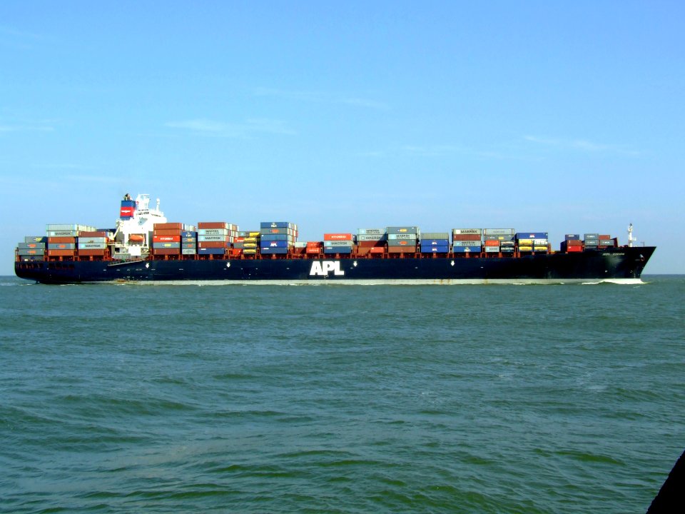 Mol Vision p10 approaching Port of Rotterdam, Holland 19-Apr-2007