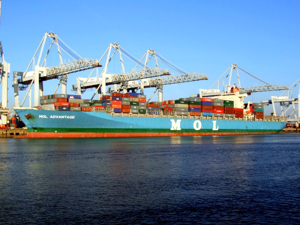 Mol Advantage IMO 9245005 16dec07 p2 approaching Port of Rotterdam, Holland 15-Dec-2007