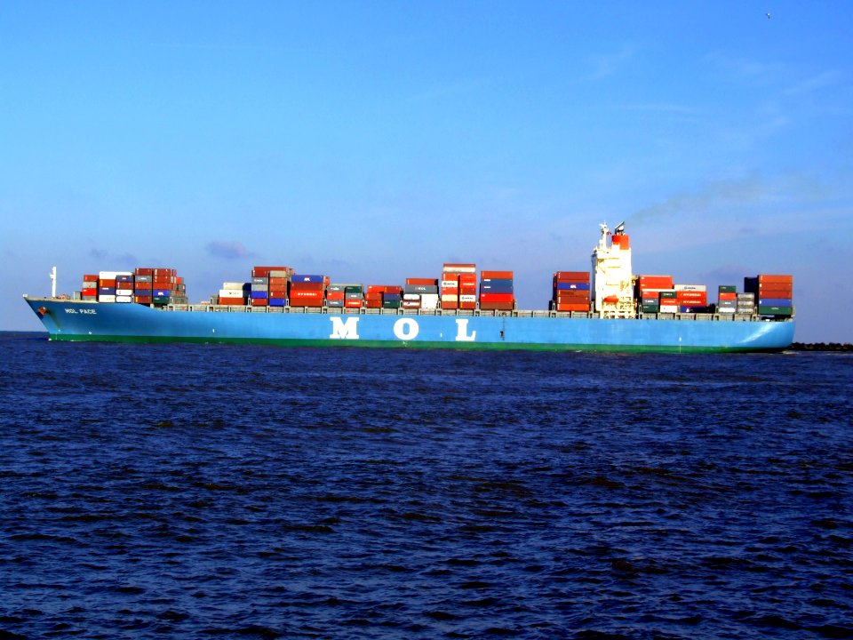 Mol Pace p5, leaving Port of Rotterdam, Holland 25-Jan-2007