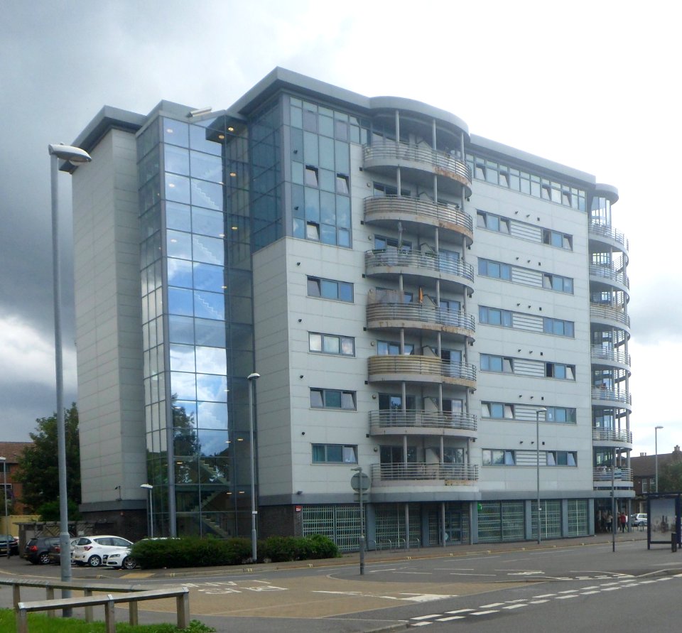 Modern Flats at Roebuck Close, Cosham (August 2017)