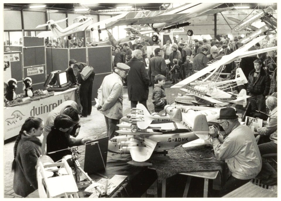 Modelbouwers tonen hun werk in het nieuwe NZH bedrijfsmuseum. NL-HlmNHA 54020856