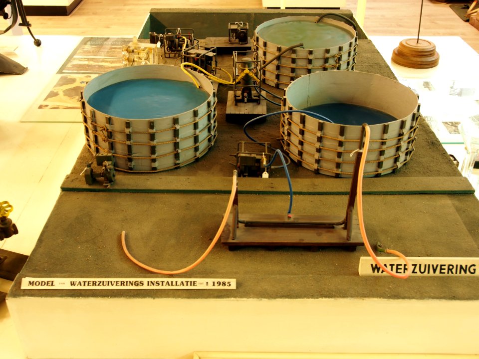 Model van waterzuiverings installatie uit 1985 foto 2