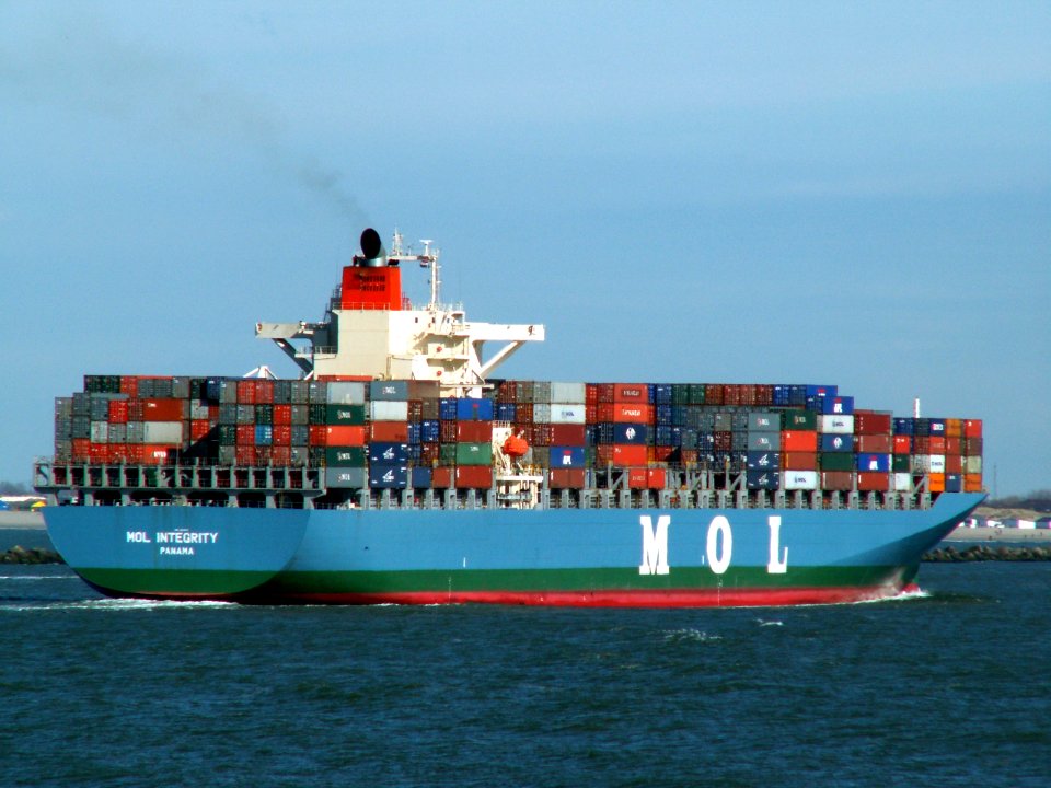 Mol Integrity approaching Port of Rotterdam, Holland 08-Apr-2006