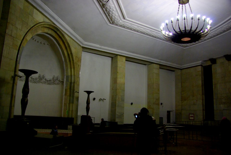 Moscow metro Ploshad Revolutsii 2008-12 east entrance 9