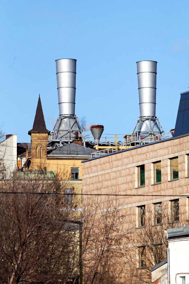 Moscow, powerplant smokestacks over Sadovnicheskaya Embankment 02