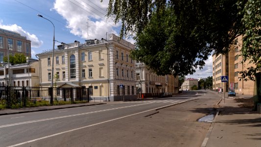 Moscow, Sadovnicheskaya 48,46 Aug 2009 01