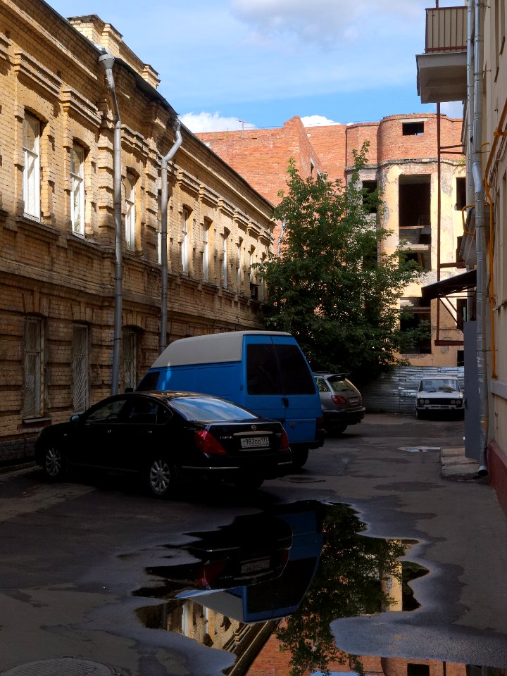 Moscow, Sadovnicheskaya 51 Aug 2009 06