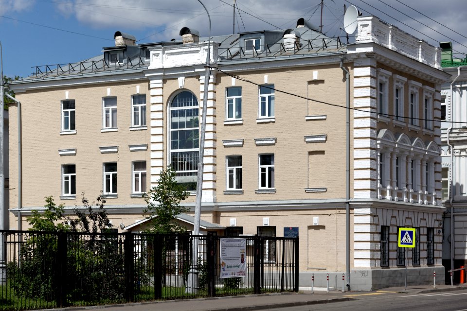 Moscow, Sadovnicheskaya 48 July 2012 01