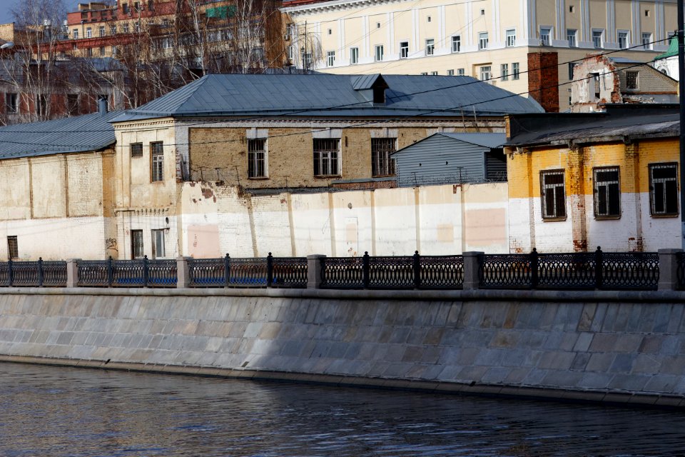 Moscow, Sadovnicheskaya Embankment 55, March 2020 01