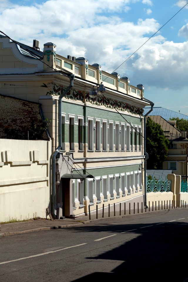 Moscow, Ryumin Lane 2, July 2012 01