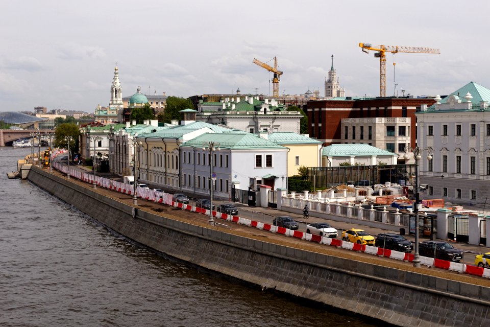 Moscow, rebuilt Sofiyskaya Embankment in May 2021 02