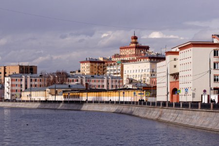 Moscow, Sadovnicheskaya Embankment, former stable building, March 2020 08