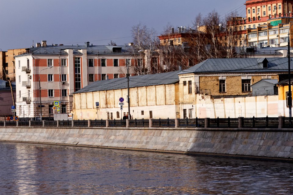 Moscow, Sadovnicheskaya Embankment, former stable building, March 2020 05