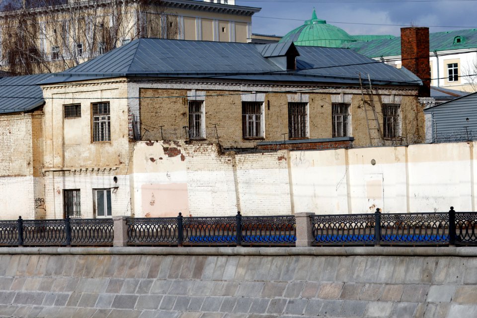Moscow, Sadovnicheskaya Embankment 55, March 2020 02